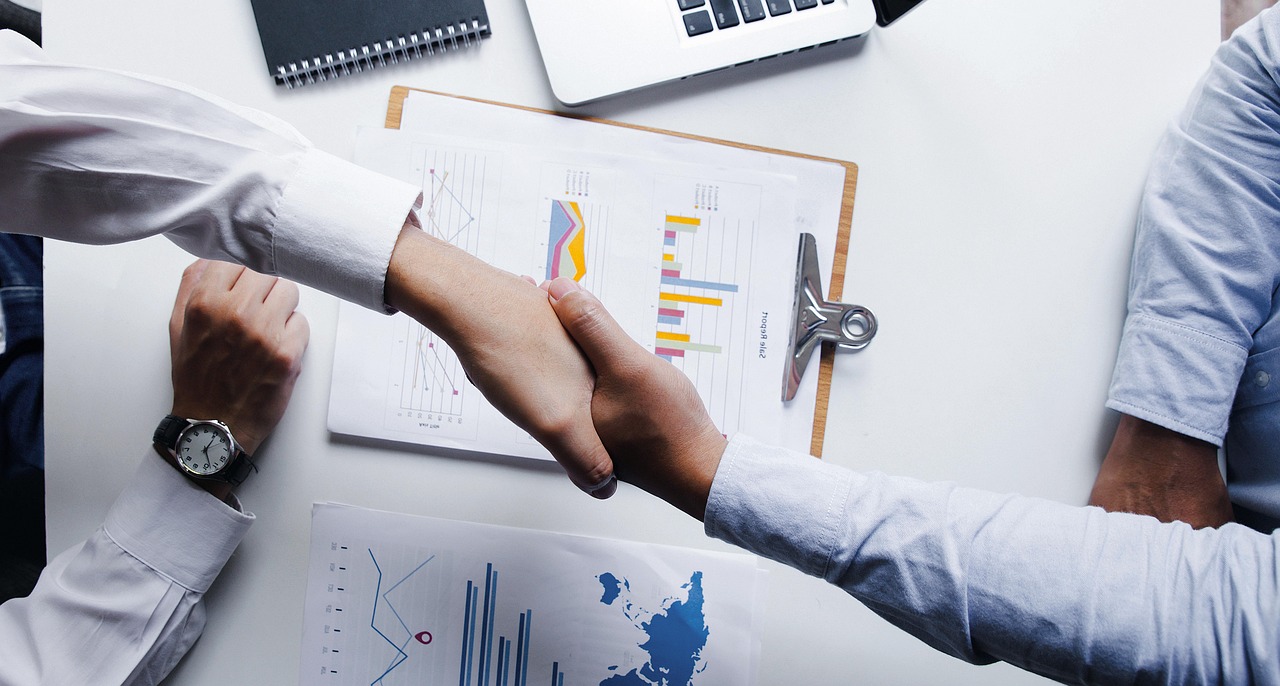 découvrez les meilleures stratégies et techniques de négociation pour réussir dans les affaires ou au quotidien. apprenez à communiquer efficacement, à convaincre et à obtenir de meilleurs accords grâce à des conseils d'experts en négociation.