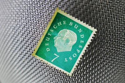 Quel est le poids maximum pour un timbre en 2026 ? Découvrez les nouvelles règles !